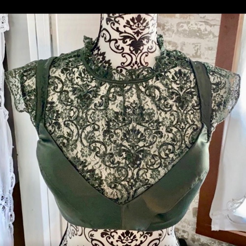 NWOT Victoria Secret High Neck Green Lace Bra Sz. 36DD!